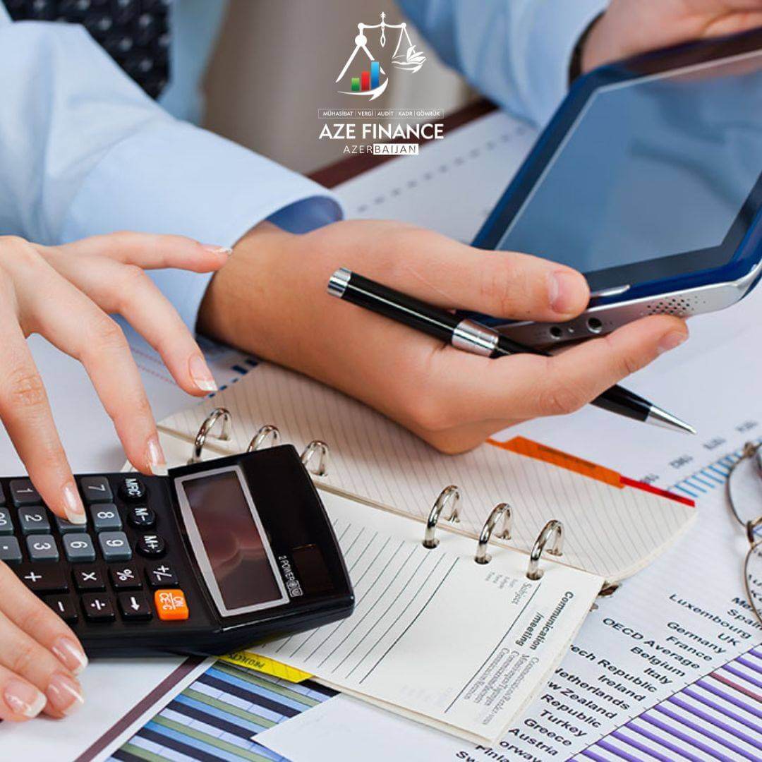 How is the moment of income recognition regulated for an entrepreneur using the cash method?